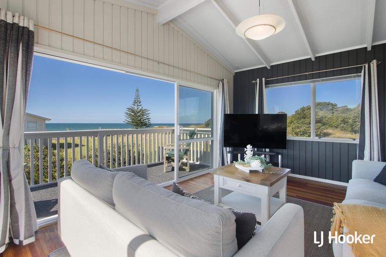 Photo of property in 287 Seaforth Road, Waihi Beach, 3611