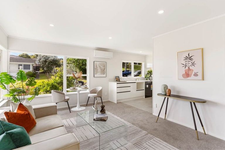Photo of property in 2/3 Cheryl Place, Hillcrest, Auckland, 0627