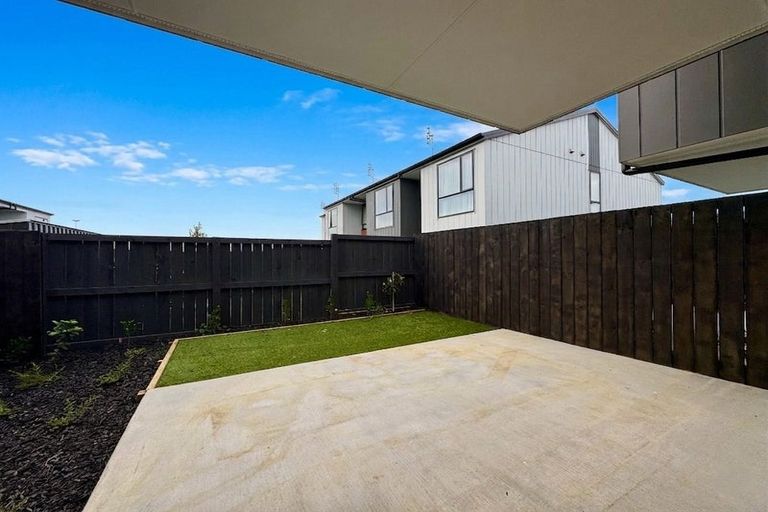 Photo of property in 18 Paapaakiri Loop, Takanini, 2112