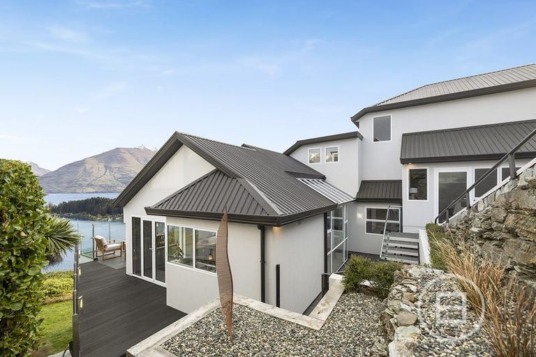 Photo of property in 16 Peregrine Place, Queenstown, 9300