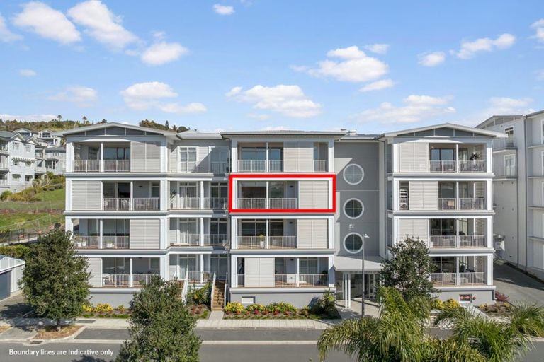 Photo of property in 129 Hibiscus Drive, Orewa, 0931