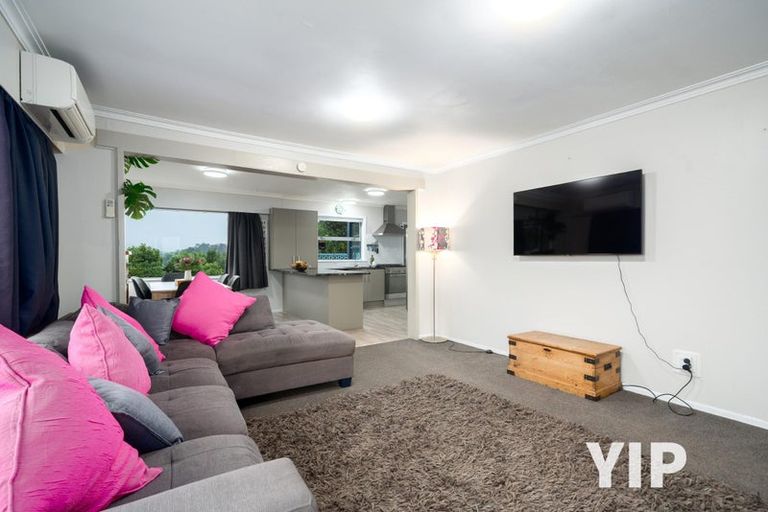 Photo of property in 5 Hallewell Crescent, Johnsonville, Wellington, 6037