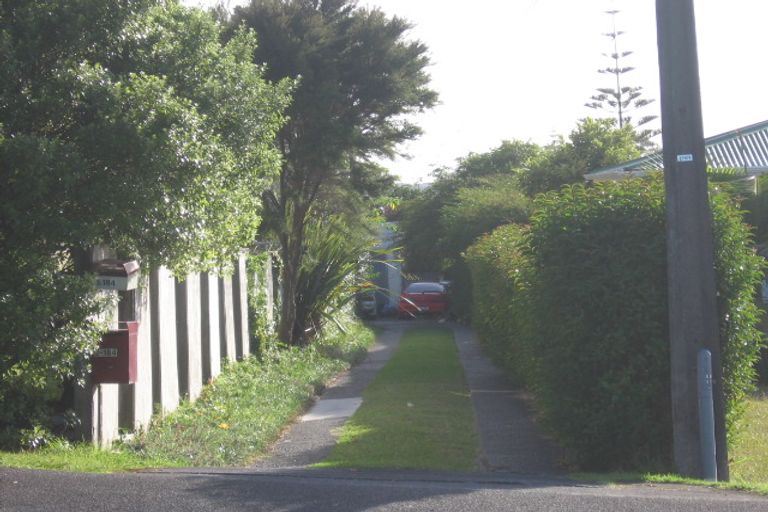 Photo of property in 2/184 Chivalry Road, Glenfield, Auckland, 0629