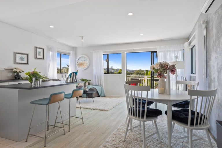 Photo of property in 38 Hyde Road, Rothesay Bay, Auckland, 0630
