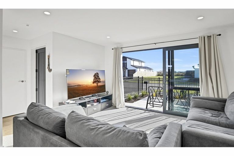 Photo of property in 10 Miromiro Street, Broomfield, Christchurch, 8042