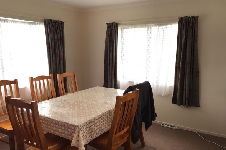 Photo of property in 6 Pyramid Place, Glen Eden, Auckland, 0602