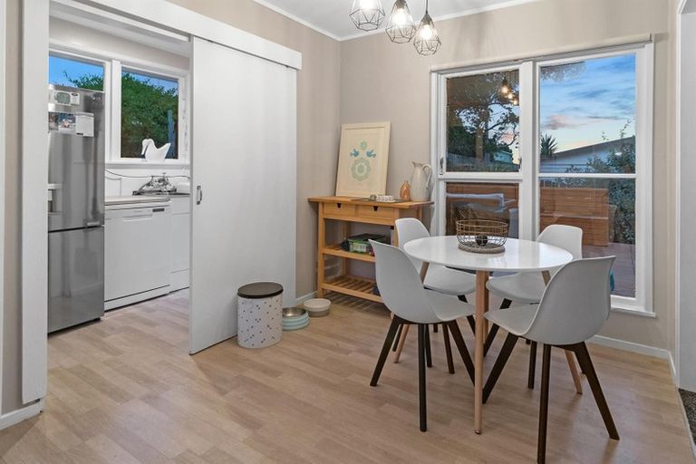 Photo of property in 1/24 Lysander Crescent, Beach Haven, Auckland, 0626