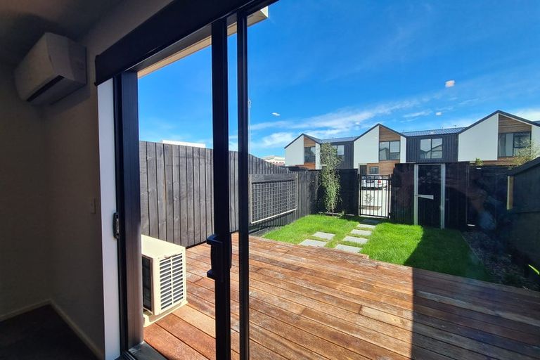 Photo of property in 2/27 New Brighton Road, Shirley, Christchurch, 8061