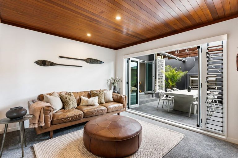 Photo of property in 36a Glenelg Road, Red Beach, 0932