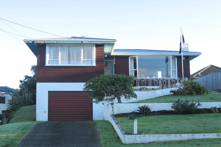 Photo of property in 9 Gray Avenue, Paraparaumu Beach, Paraparaumu, 5032