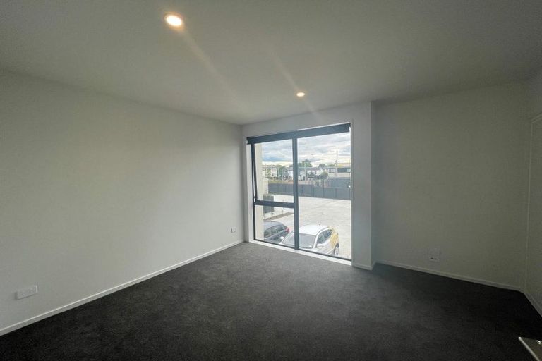 Photo of property in 9/27 New Brighton Road, Shirley, Christchurch, 8061
