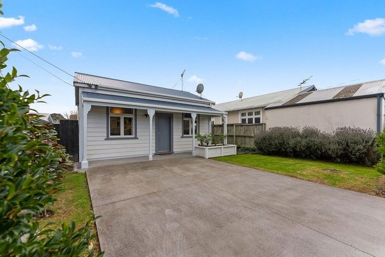 Photo of property in 94 Hine Street, New Plymouth, 4310