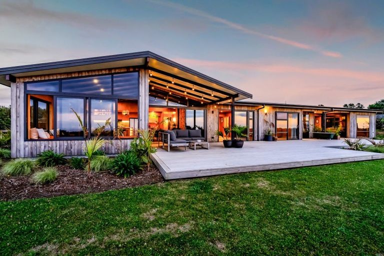 Photo of property in 27 Wilson Road, Urenui, 4375