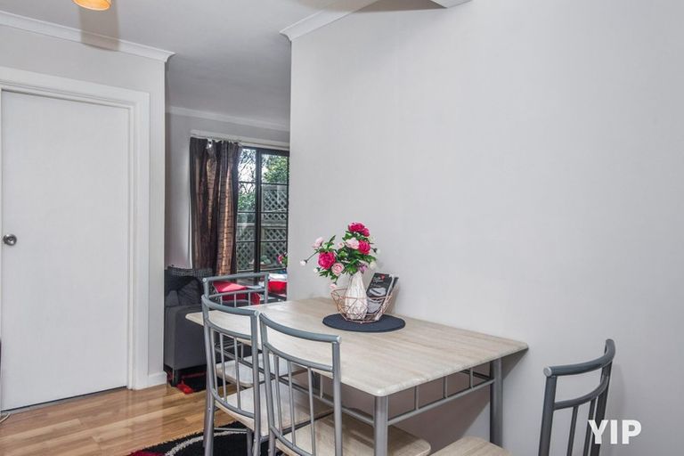 Photo of property in 48 Edgecombe Street, Newlands, Wellington, 6037