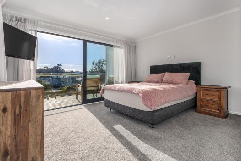 Photo of property in 3a Koreke Close, Kenepuru, 5022