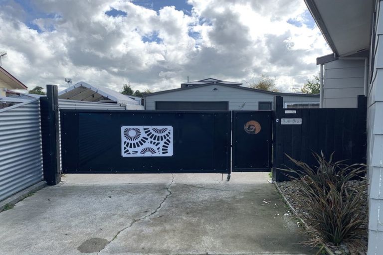 Photo of property in 11 Hilton Grove, Kelvin Grove, Palmerston North, 4414