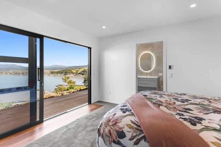 Photo of property in 4 Harbour Lights Terrace, Whitianga, 3592
