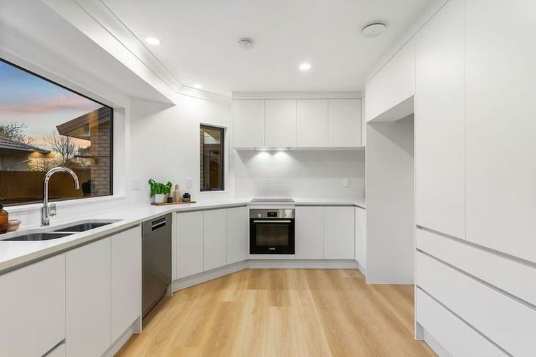 Photo of property in 18a Bushlands Drive, Albany, Auckland, 0632