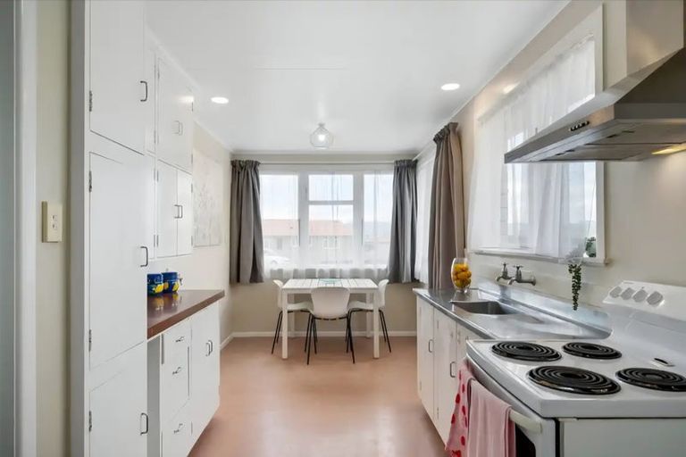 Photo of property in 17 Caduceus Place, Ascot Park, Porirua, 5024