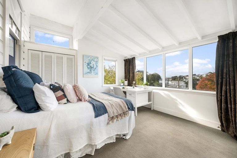Photo of property in 35 Plunket Street, Kelburn, Wellington, 6012