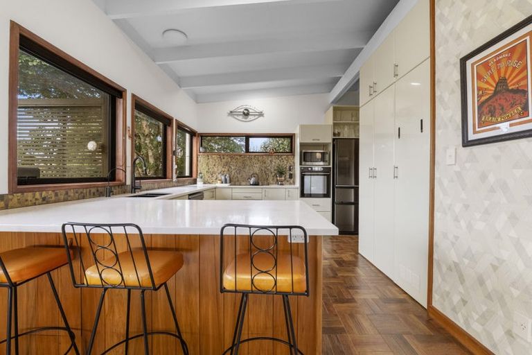 Photo of property in 23 Montana Place, Merrilands, New Plymouth, 4312