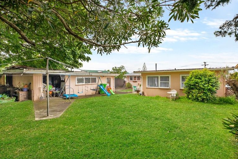 Photo of property in 10 Clendon Place, Manurewa, Auckland, 2102
