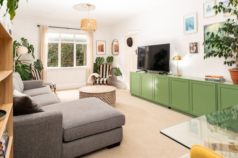 Photo of property in 2/11 Retter Street, Paparangi, Wellington, 6037