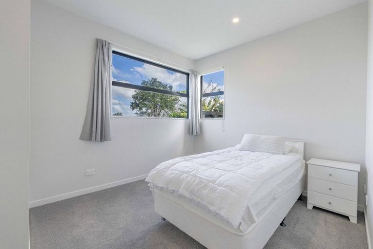 Photo of property in 9 Caldera Drive, Long Bay, Auckland, 0630