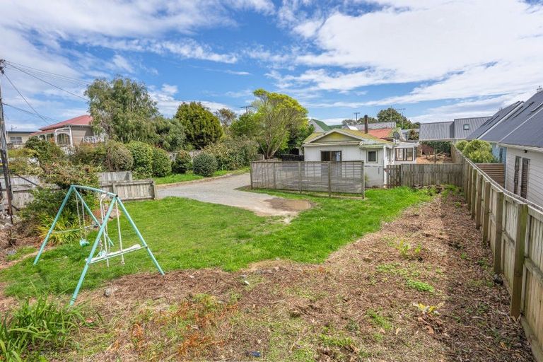 Photo of property in 107 Amohia Street, Paraparaumu, 5032