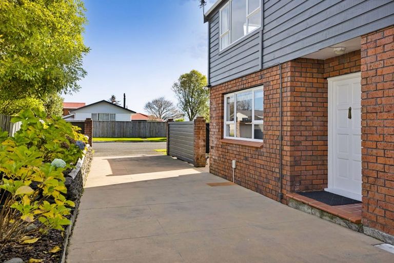 Photo of property in 21 Nikau Street, Inglewood, 4330