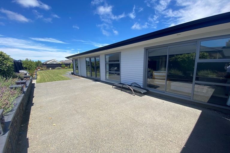 Photo of property in 22 Huntingdon Drive, Rangiora, 7400