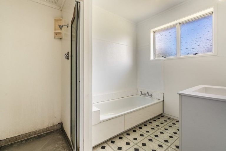 Photo of property in 50 Latham Avenue, Pakuranga, Auckland, 2010