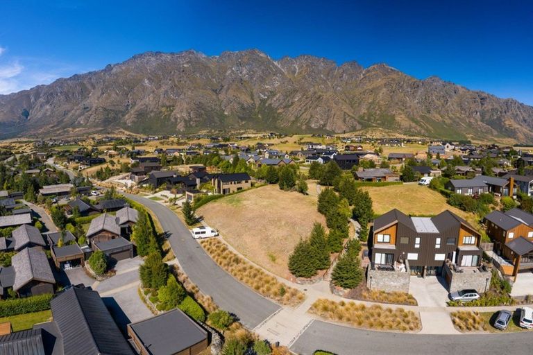 Photo of property in 25 Rannoch Drive, Jacks Point, Queenstown, 9371