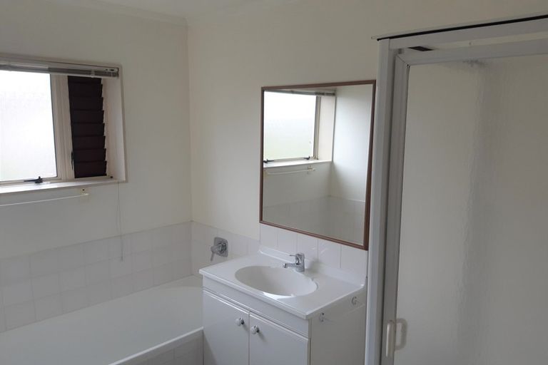 Photo of property in 5 The Boulevard, Red Beach, 0932