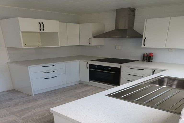 Photo of property in 18 Otaika Road, Woodhill, 0110