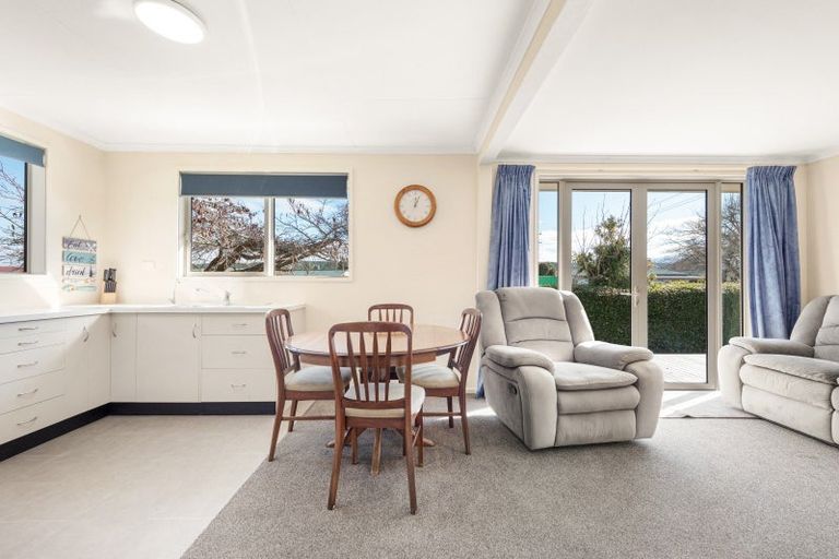 Photo of property in 42 Newburn Street, Waikaia, 9778