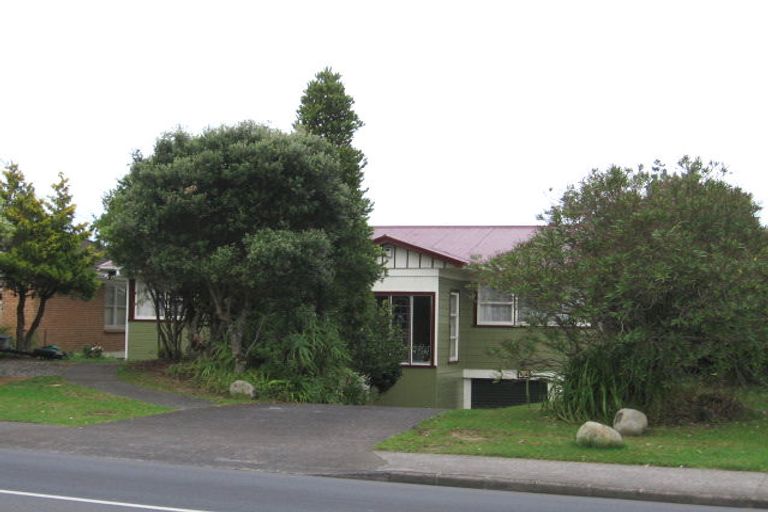 Photo of property in 415 Don Buck Road, Massey, Auckland, 0614