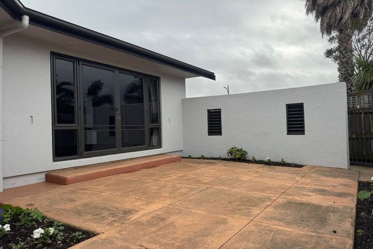 Photo of property in 1 Washington Place, Havelock North, 4130