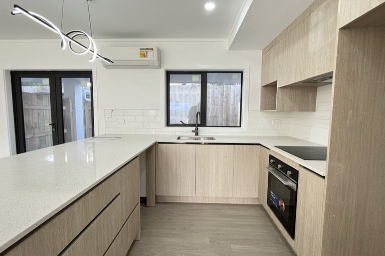 Photo of property in 19 Yeoman Place, Howick, Auckland, 2014