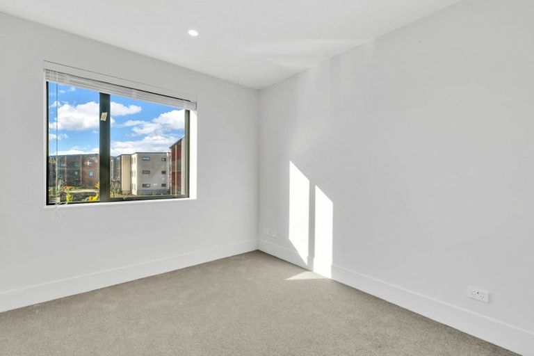 Photo of property in 104/165 Lake Road, Northcote, Auckland, 0627