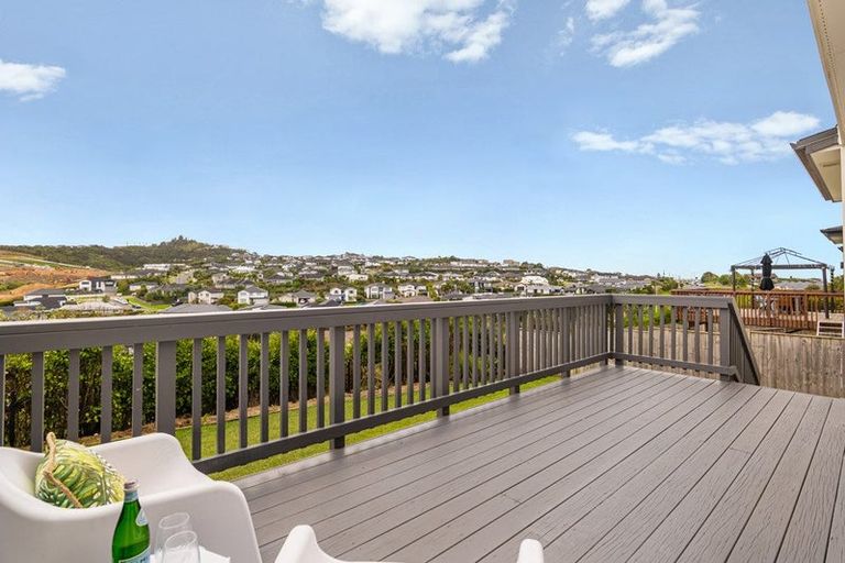 Photo of property in 28 Bine Crescent, Orewa, 0931