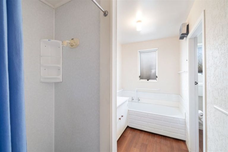 Photo of property in 35 Oldwood Street, Bishopdale, Christchurch, 8053
