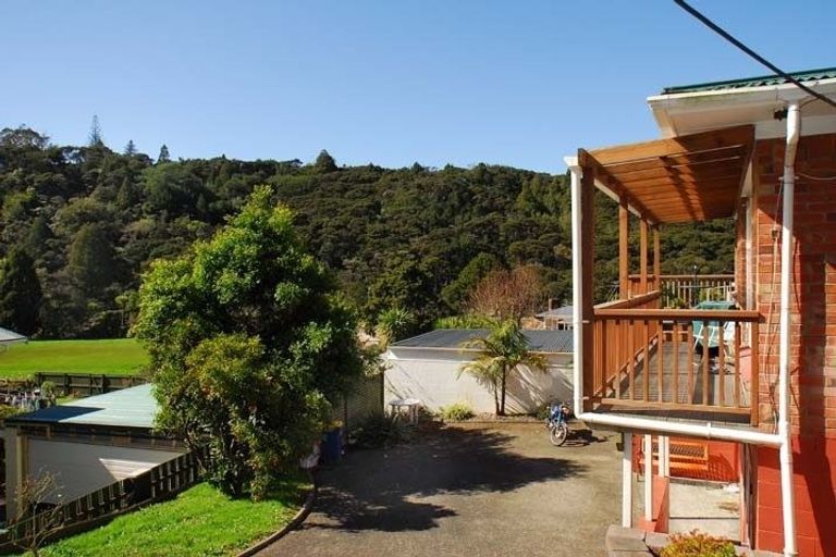 Photo of property in 1 Lauderdale Road, Birkdale, Auckland, 0626