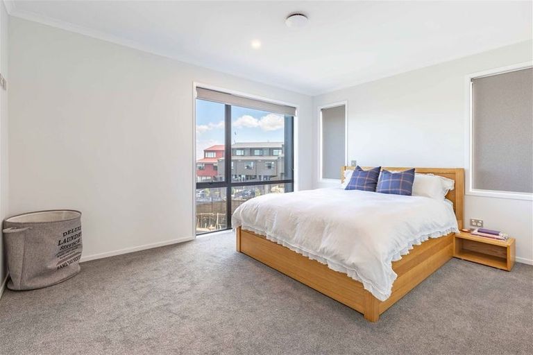 Photo of property in 463 Hobsonville Road, Hobsonville, Auckland, 0616