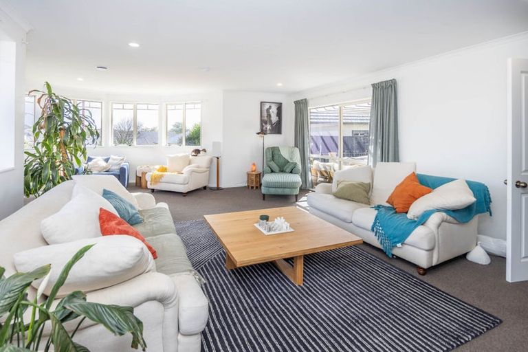Photo of property in 12 Flora Way, Rototuna, Hamilton, 3210