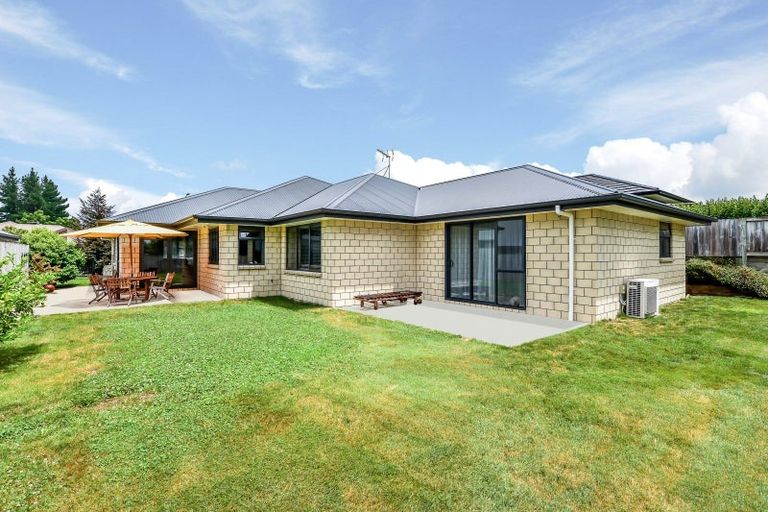 Photo of property in 12 Carlingford Rise, Dinsdale, Hamilton, 3204