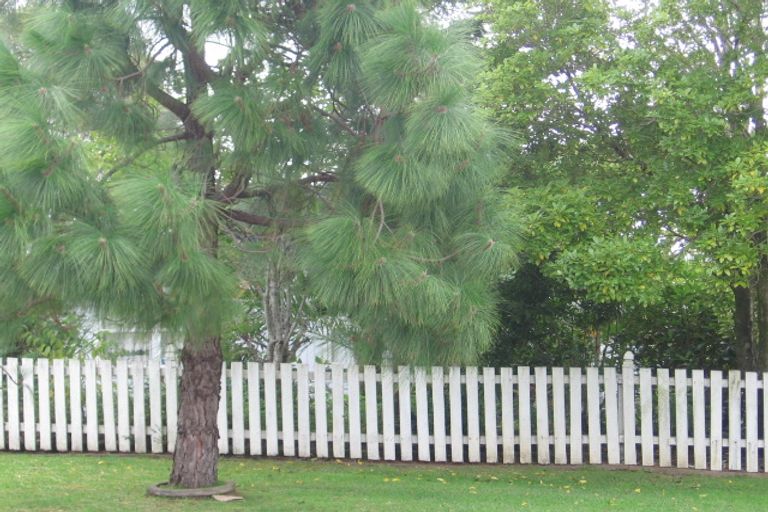 Photo of property in 41 Sunvue Road, Glen Eden, Auckland, 0602