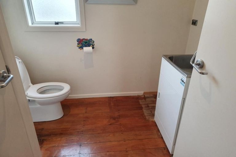 Photo of property in 98 Fulford Street, New Plymouth, 4310