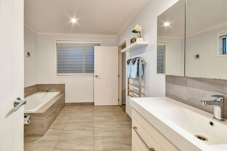 Photo of property in 41 Westmuir Crescent, Pokeno, 2402