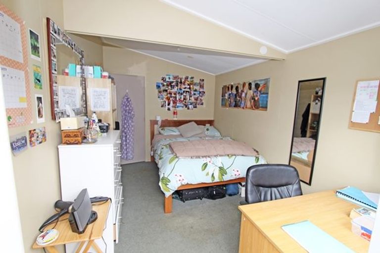 Photo of property in 693 Castle Street, North Dunedin, Dunedin, 9016